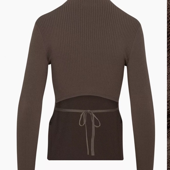 Aritzia Babaton Sculpt Knit Tie-Back Longsleeve - Picture 6 of 14